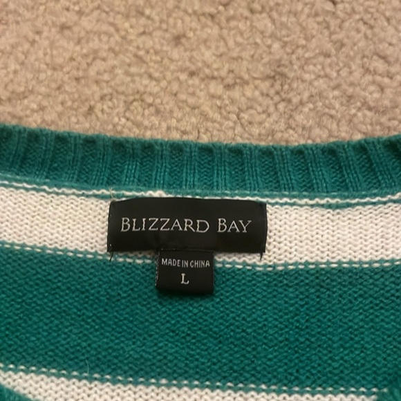 Blizzard Bay - Christmas Sweater w/pug - Size L - EUC - Picture 3 of 6